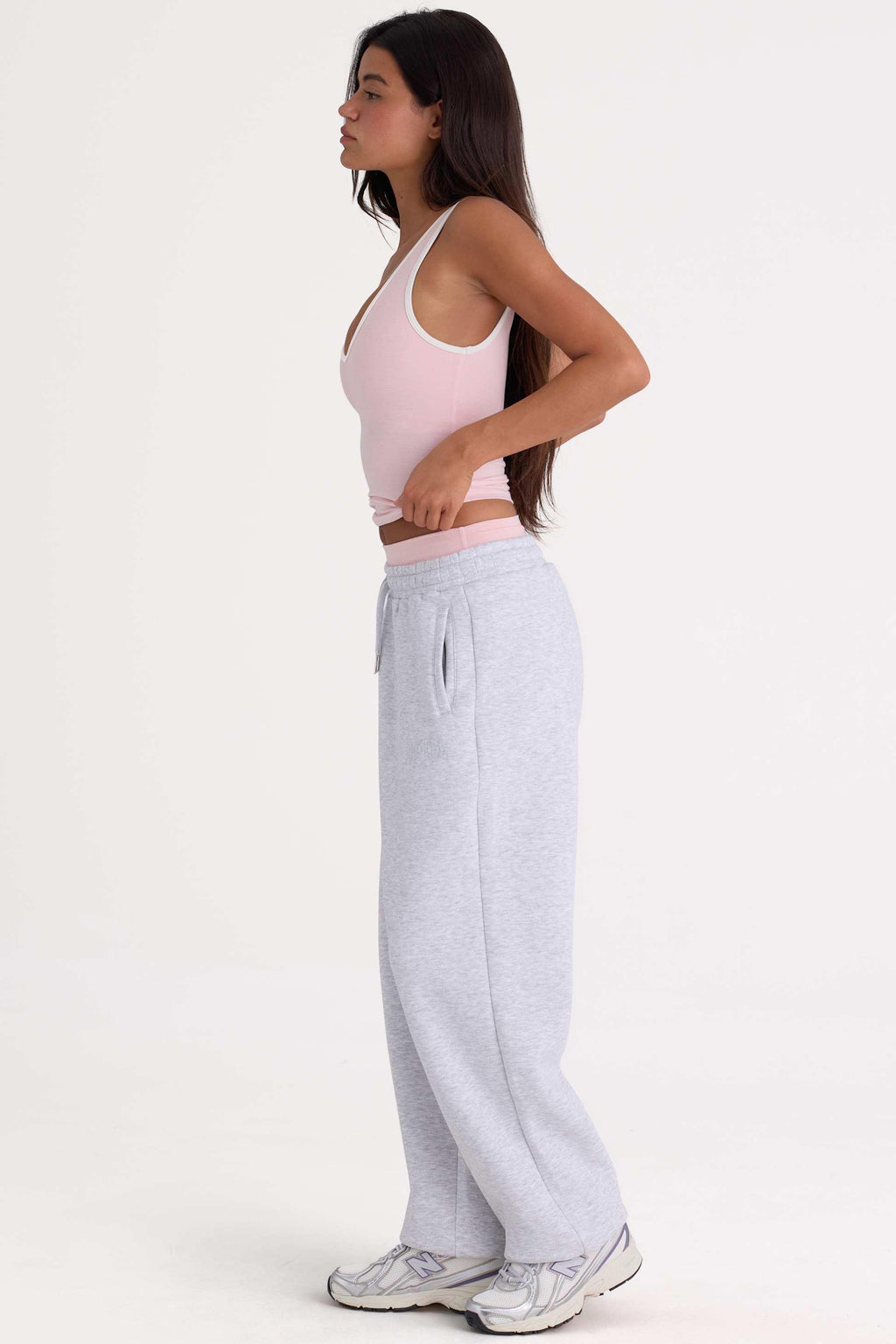 Brushed Cotton Jersey Mid-rise Relaxed Joggers In Grey Marl
