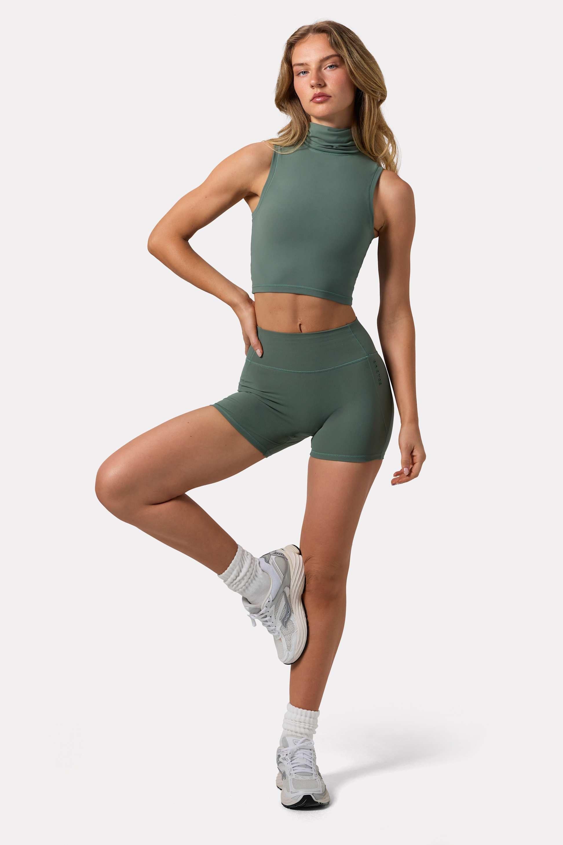 소프트 액티브 하이 웨이스트 미니 쇼츠 (카키)