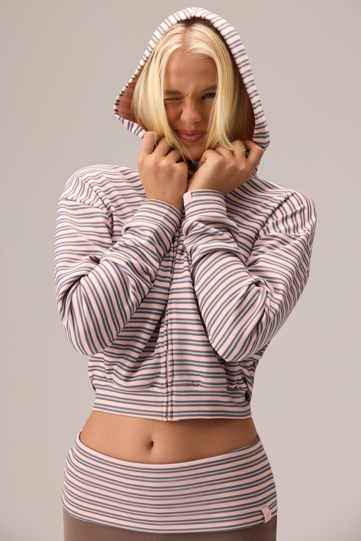 체스트넛 스트라이프 플러시 저지 지퍼 후드티